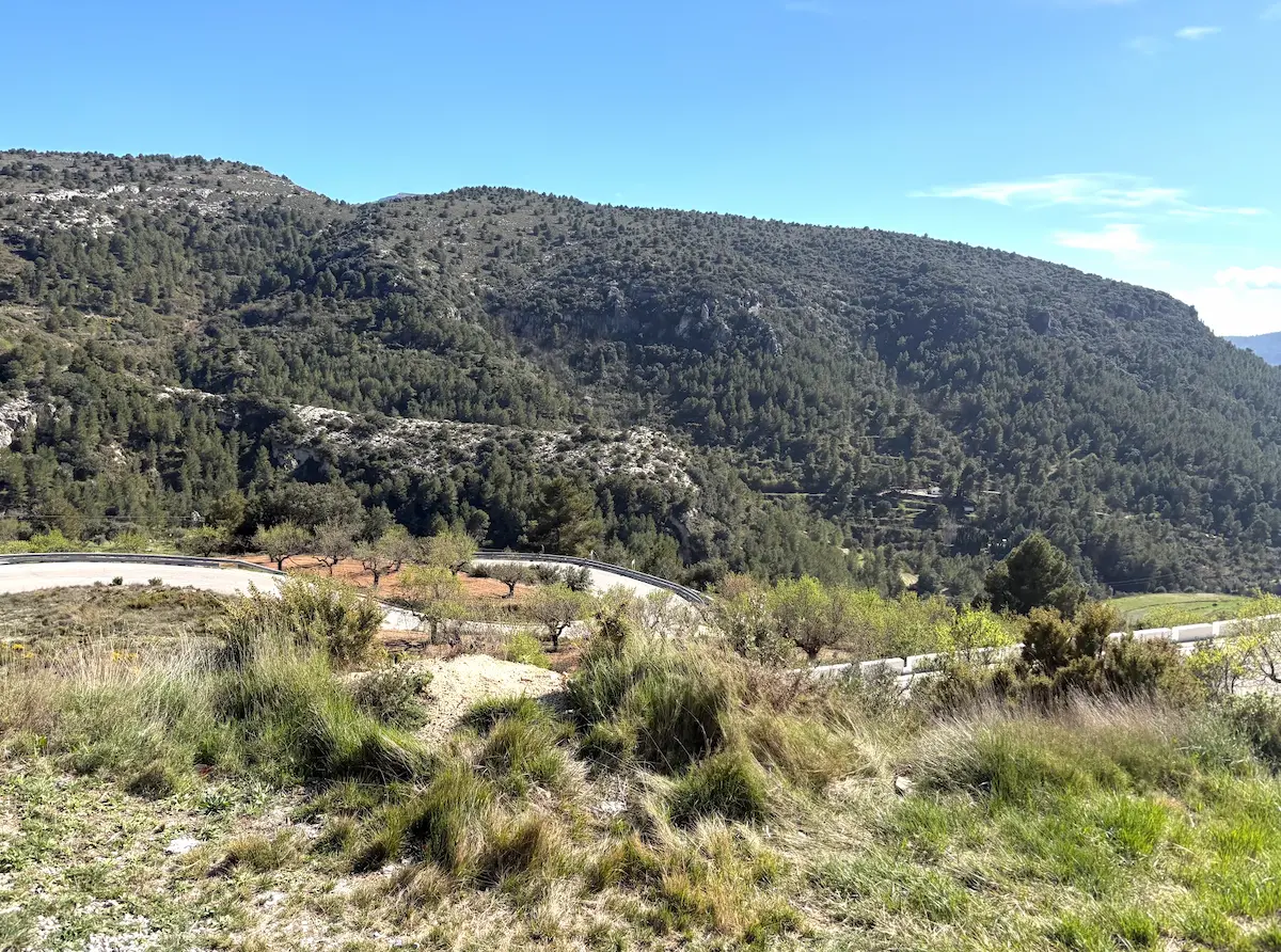 Puerto de Confrides upper section, Costa Blanca — Category 1 summit at 967 metres