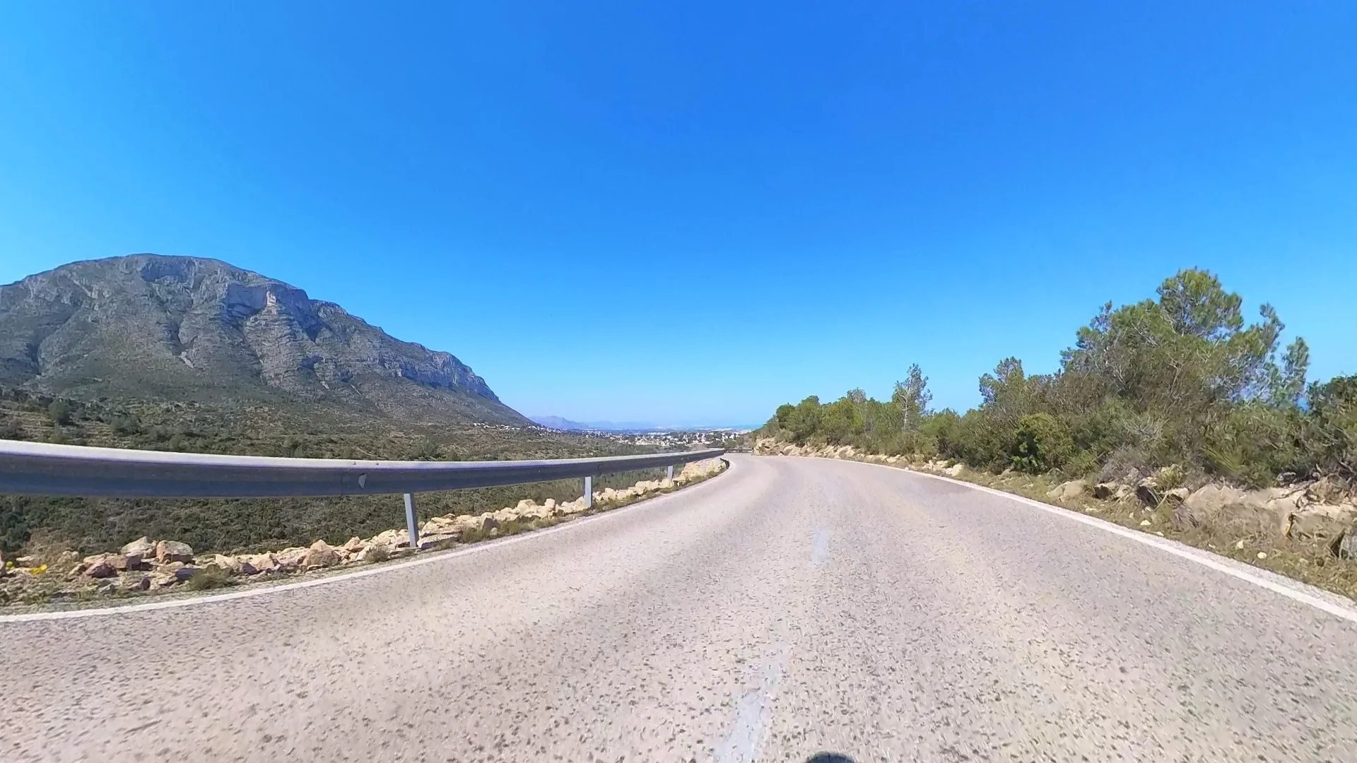 Descent toward Dénia, Costa Blanca — fast roads with Mediterranean views on the active recovery ride