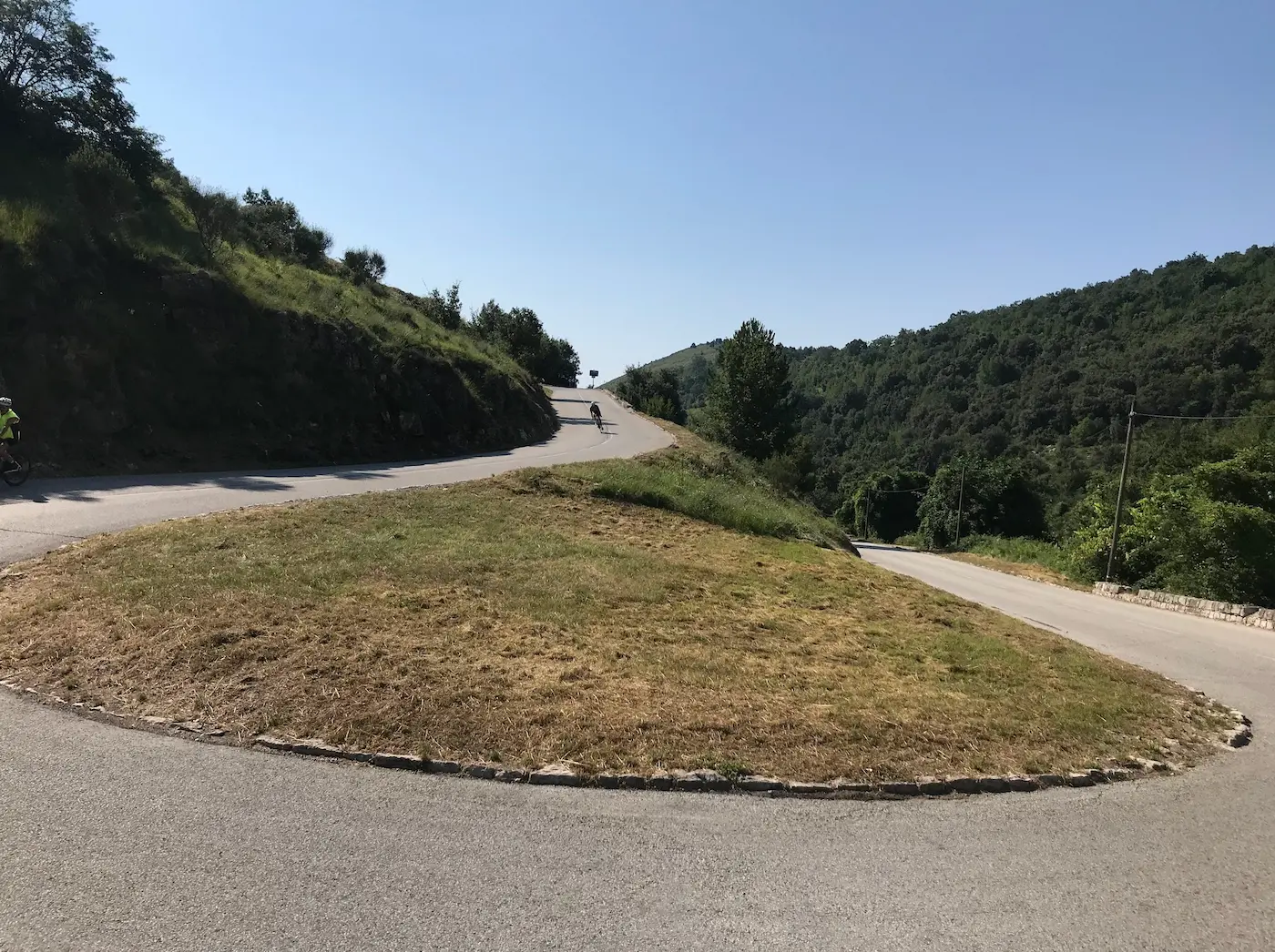 Climbing Col de Vence above the French Riviera — 9.7 km at 6.5% from the Ligurian hinterland