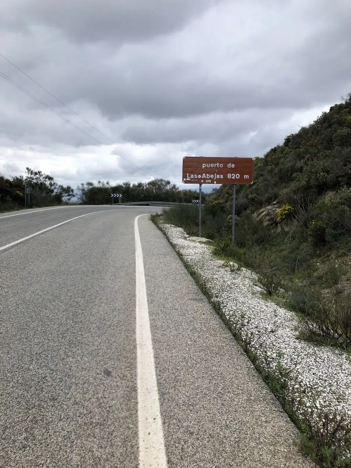 Rolling over Puerto de Las Abejas at 820 m, another pass ticked off