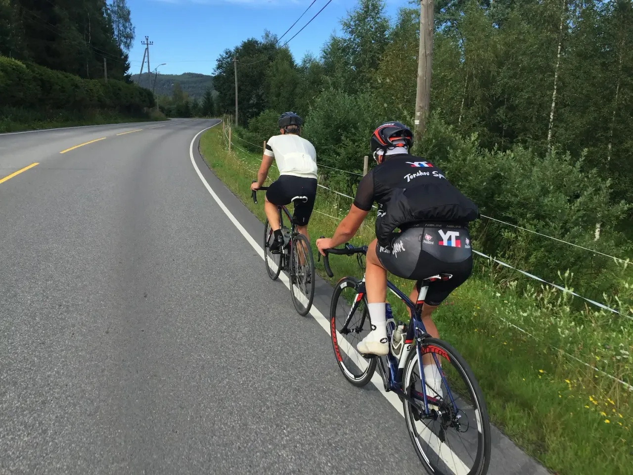 Cycling through Sørkedalen valley west of Oslo