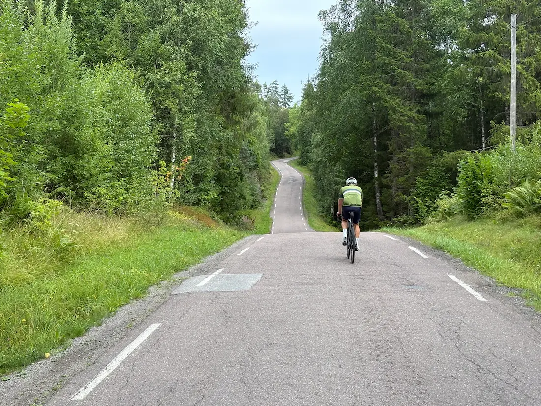Un repecho en Vestfold. Tramos cortos y empinados como este se suceden después de Grennslinna.