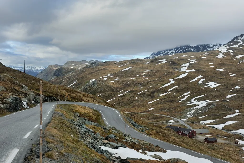 The Sognefjellsvegen on the ramps at Krossbu, just below the road's high point.